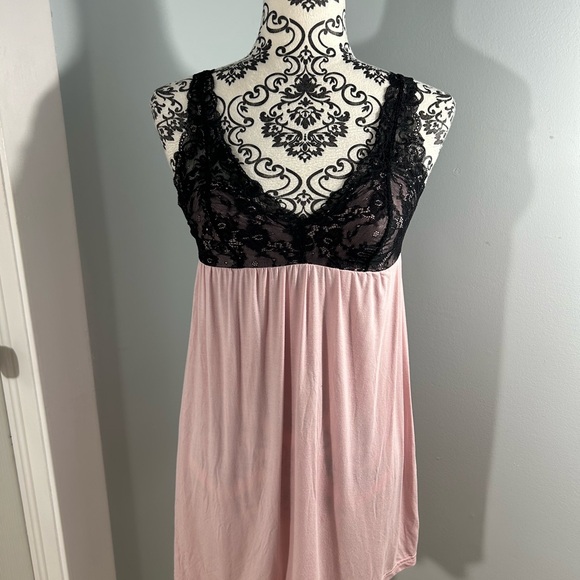 ADORE ME size medium Pink and Black Lace Chemise - Picture 1 of 4
